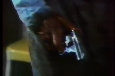 el işaret eden silah