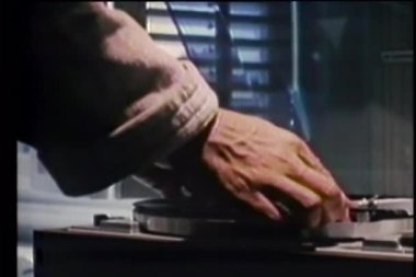 Elim kaydı turntable koyarak yakın çekim