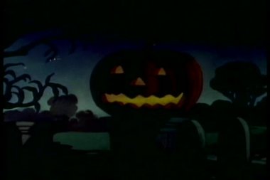 Jack o'lantern çit geceleri üzerinde