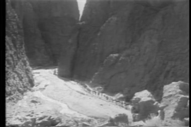 dağların seyahat karavan