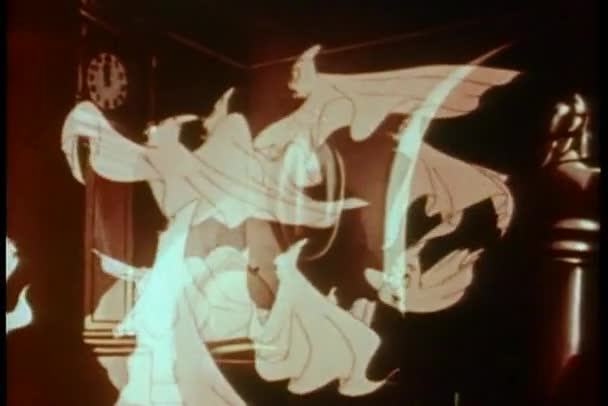 Caricature d'un essaim de fantômes volant autour de la pièce — Video