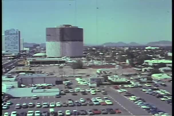 Vista de alto ângulo de 1970 Las Vegas estacionamento — Vídeo de Stock