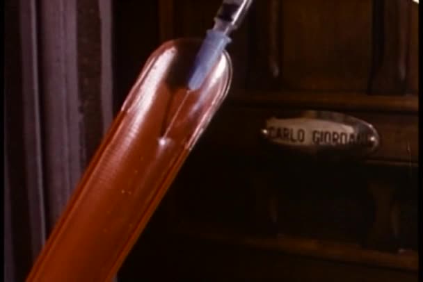 Remettre la seringue en place au cas où 