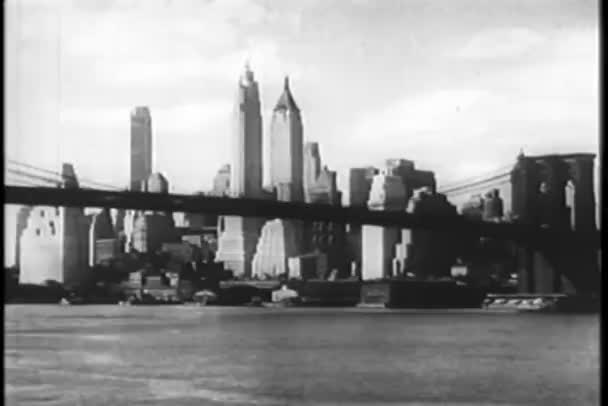 Veduta del ponte di Brooklyn e dello skyline di New York — Video Stock