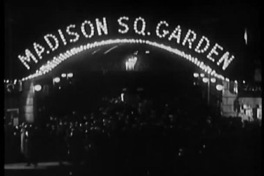 kalabalık freze neon altında madison square Bahçe kayan yazı