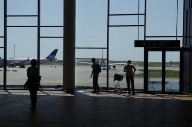 airoport üzerinde