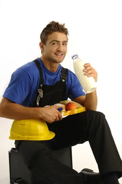 Joven trabajador teniendo descanso — Foto de Stock