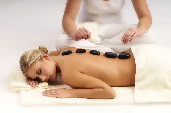 Mulher em massagem — Fotografia de Stock