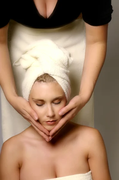 Frau auf Massage — Stockfoto