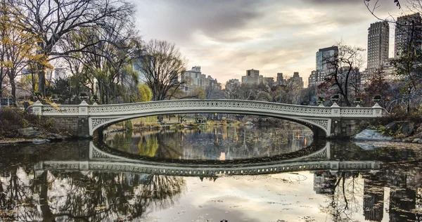 Bogenbrücke — Stockfoto