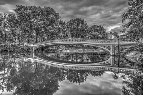 Böja bridge Central Park i New York — Stockfoto