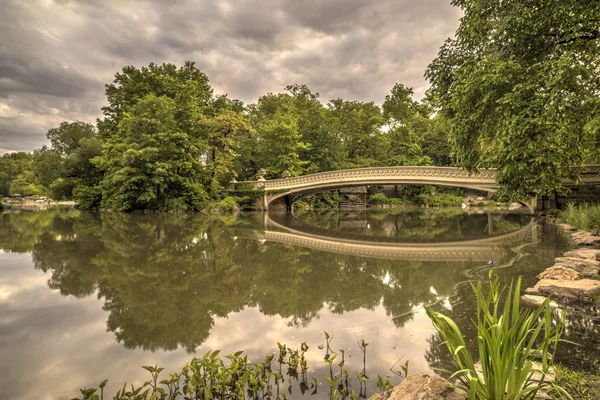 Boog brug central park, new york city — Stockfoto