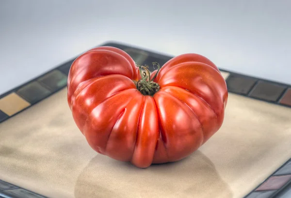 Heirloom tomato — Stock Photo, Image