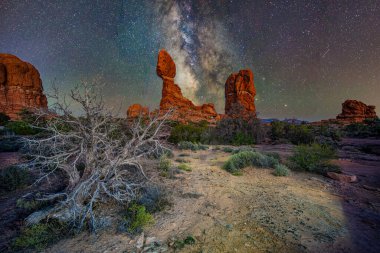 Arches Ulusal Parkı, ABD 'nin Utah eyaletinin doğusunda yer alan ulusal park.. 
