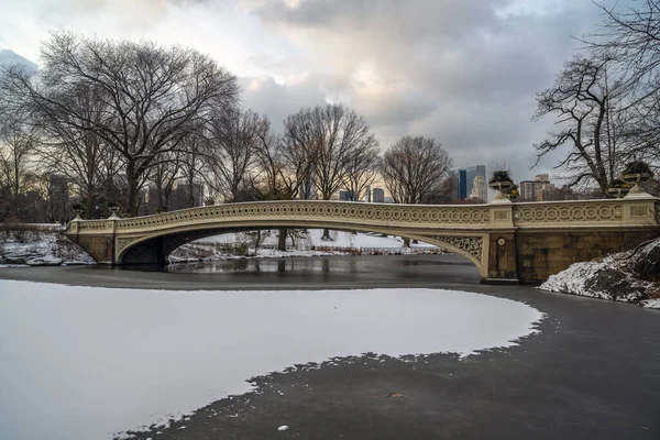 Bow Bridge Central Park Nova Iorque Após Tempestade Neve — Fotografia de Stock
