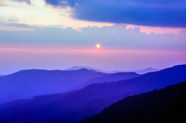 グレート スモーキー山脈国立公園 Great Smoky Mountains National Park はアメリカ合衆国南東部の国立公園で テネシー州とノースカロライナ州に一部ある — ストック写真
