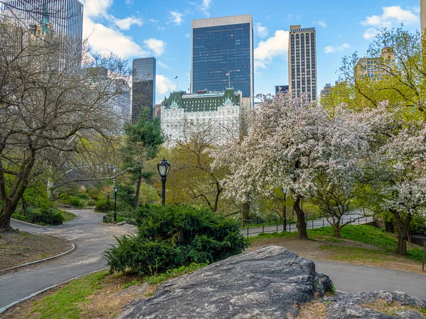 Spring Central Park New York City Front Plaza Hotel — Foto de Stock