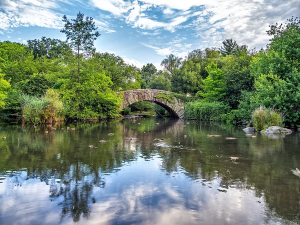 Gapstow Bridge Central Park Early August Early Morning — 图库照片