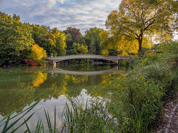 Bow Bridge Central Park New York City Začátku Podzimu Ráno — Stock fotografie