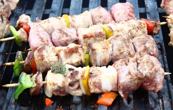 Carne a la parrilla —  Fotos de Stock