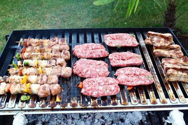 Mięso z grilla — Zdjęcie stockowe