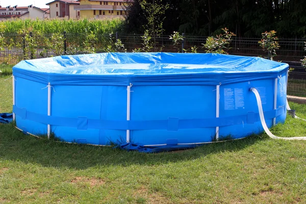 Piscina azul — Fotografia de Stock