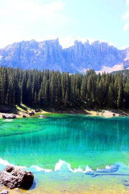 Carezza lake