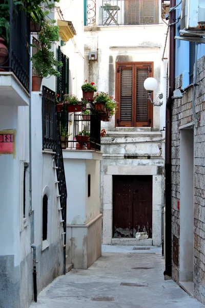 Italian alley — Stock Photo, Image