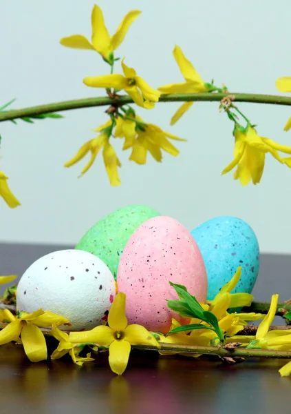 Huevos de colores —  Fotos de Stock