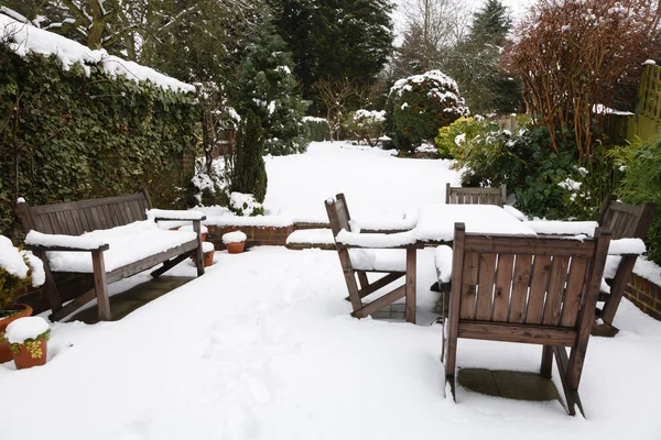 Winter patio en tuin — Stockfoto