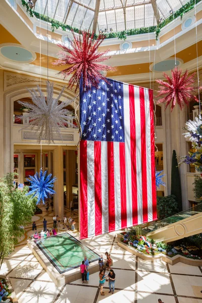 Bandera gigante americana —  Fotos de Stock