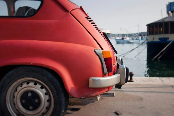 Roter Oldtimer Der Adriaküste Rovinj Istrische Halbinsel Kroatien Retro Straßenszene — Stockfoto