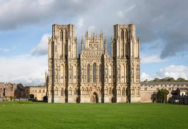 Wells Großbritannien Oktober 2011 Außerhalb Der Wells Cathedral West Front — Stockfoto