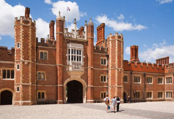 Londra Ngiltere Ekim 2011 Hampton Sarayı Ziyaret Eden Turist Ailesi - Stok İmaj