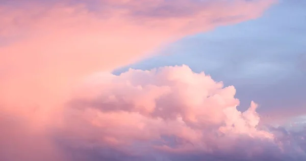 Moody Himmel Med Regn Moln Vid Solnedgången Dramatisk Bakgrund Eller — Stockfoto