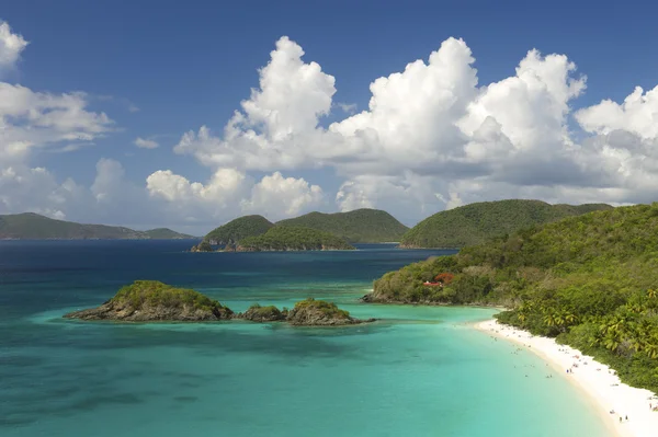 Heldere Caribische strand over het hoofd zien Maagdeneilanden horizontale — Stockfoto