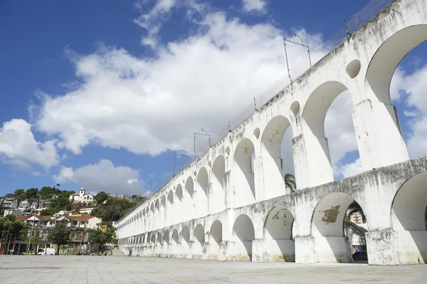 在奇石达拉帕巴西里约热内卢的白色拱门 — 图库照片