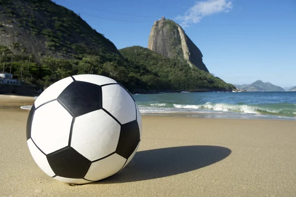 Voetbal Voetbal bal Suikerbroodberg rio de janeiro Brazilië — Stockfoto