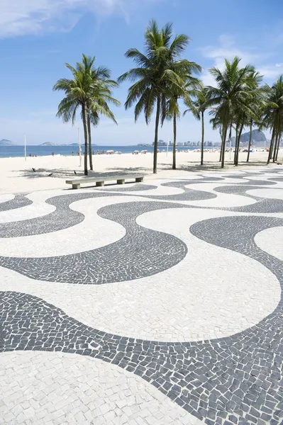 Copacabana beach boardwalk rio de janeiro Brazílie — Stock fotografie