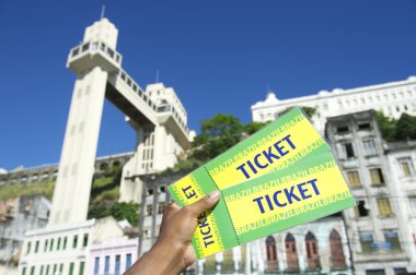 Brezilya biletleri salvador bahia tutan el