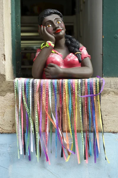 Donna brasiliana sorridente Figurina Salvador Bahia — Foto Stock