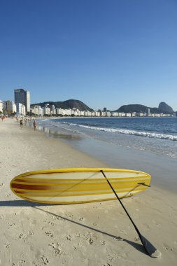 Raket surfboard copacabana rio Brezilya kadar stand