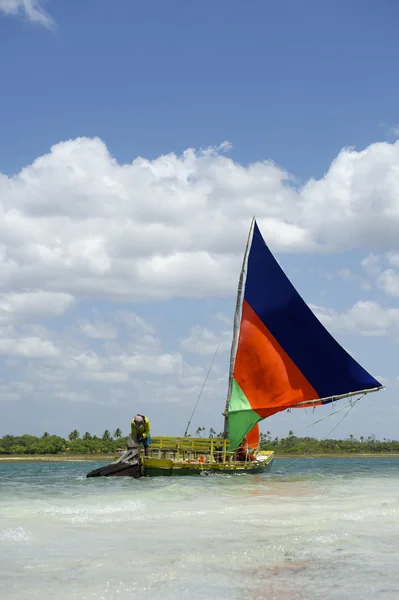 然加达传统帆船航行巴西海滩 — 图库照片