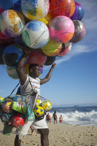 Vendedor de Bola Praia Ipanema Rio de Janeiro Brasil — Fotografia de Stock