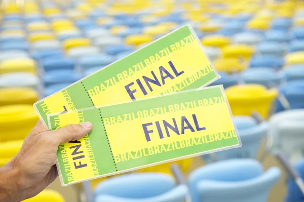 Fan de Fútbol Celebrando Final Brasil Entradas en el Estadio — Foto de Stock