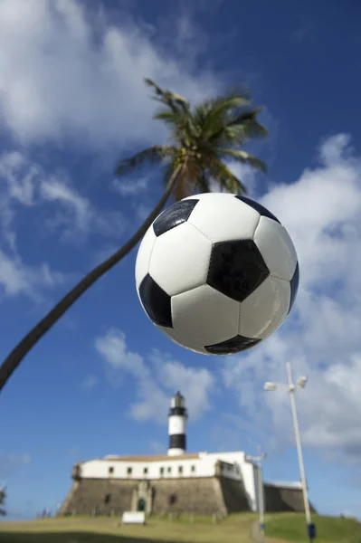 Futbol Brezilya futbol ile salvador feneri — Stok fotoğraf