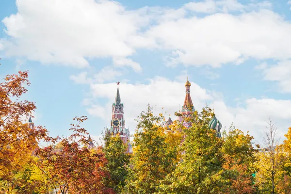 Paisagem Moscou Kremlin Árvores Outono Parque Zaryadye Concept Papel Parede — Fotografia de Stock