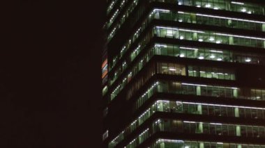 bina genel merkezi posta grubu vk gece pencereleri ışıkları 