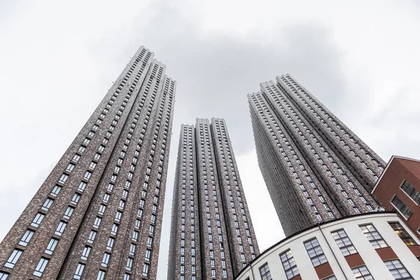 Towers Skyscrapers Grey Foggy Weather Gray Colors Business Offices Geometric — Stock Photo, Image