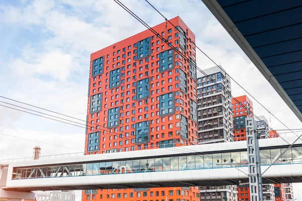Modern Renkli Binalar Şehir Yerleşim Bölgesi Kırmızı Kavram Yeni Gelişim — Stok fotoğraf